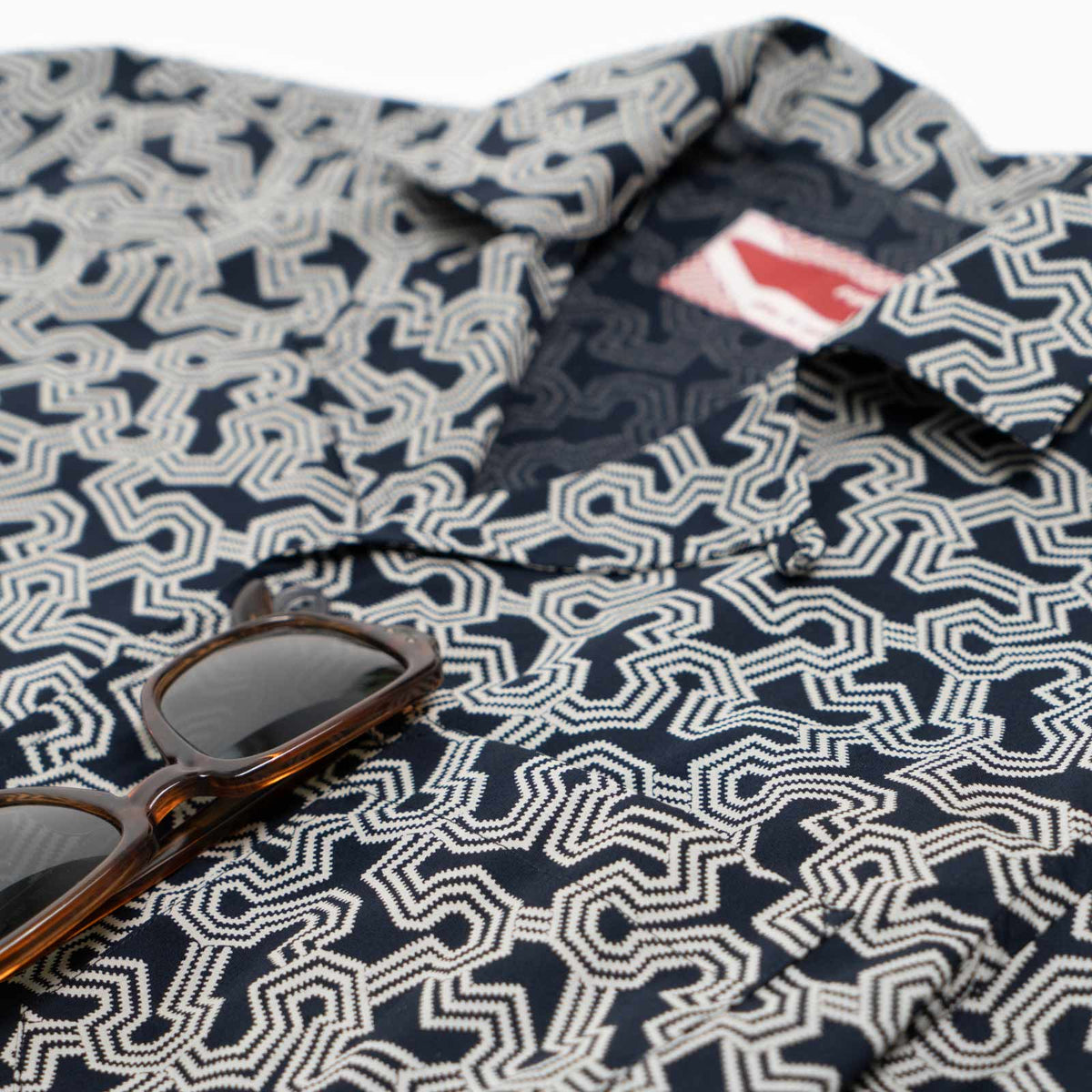 Short-sleeved shirt - dark blue Greek print
