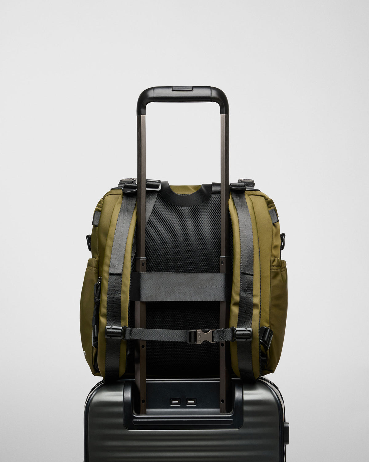 East-West Backpack 18L - Dark Green